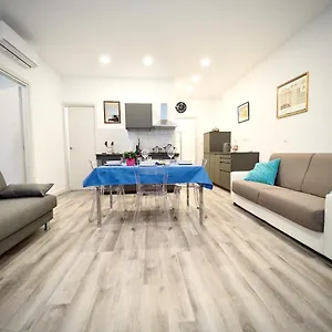  Appartement Dimora Sottoripa 24 Di Fronte All'acquario - Genovabnb It